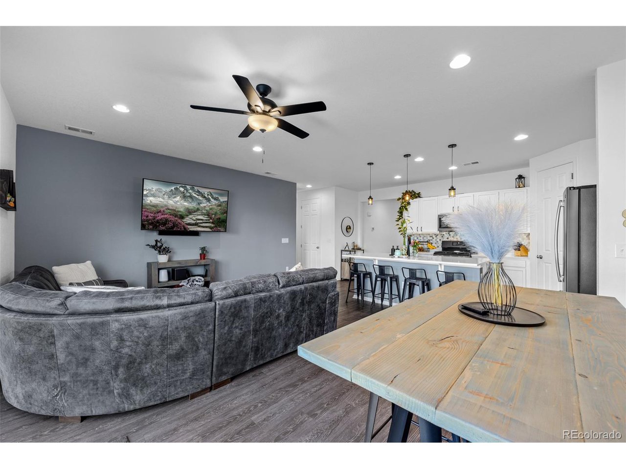144 Vista Cliff Cir