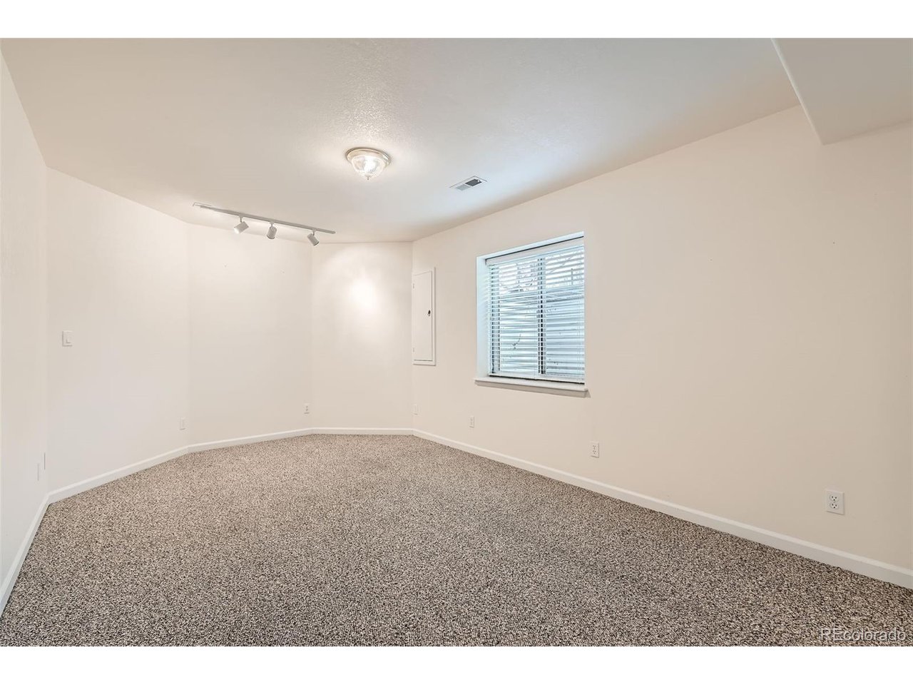 10340 Winona Ct