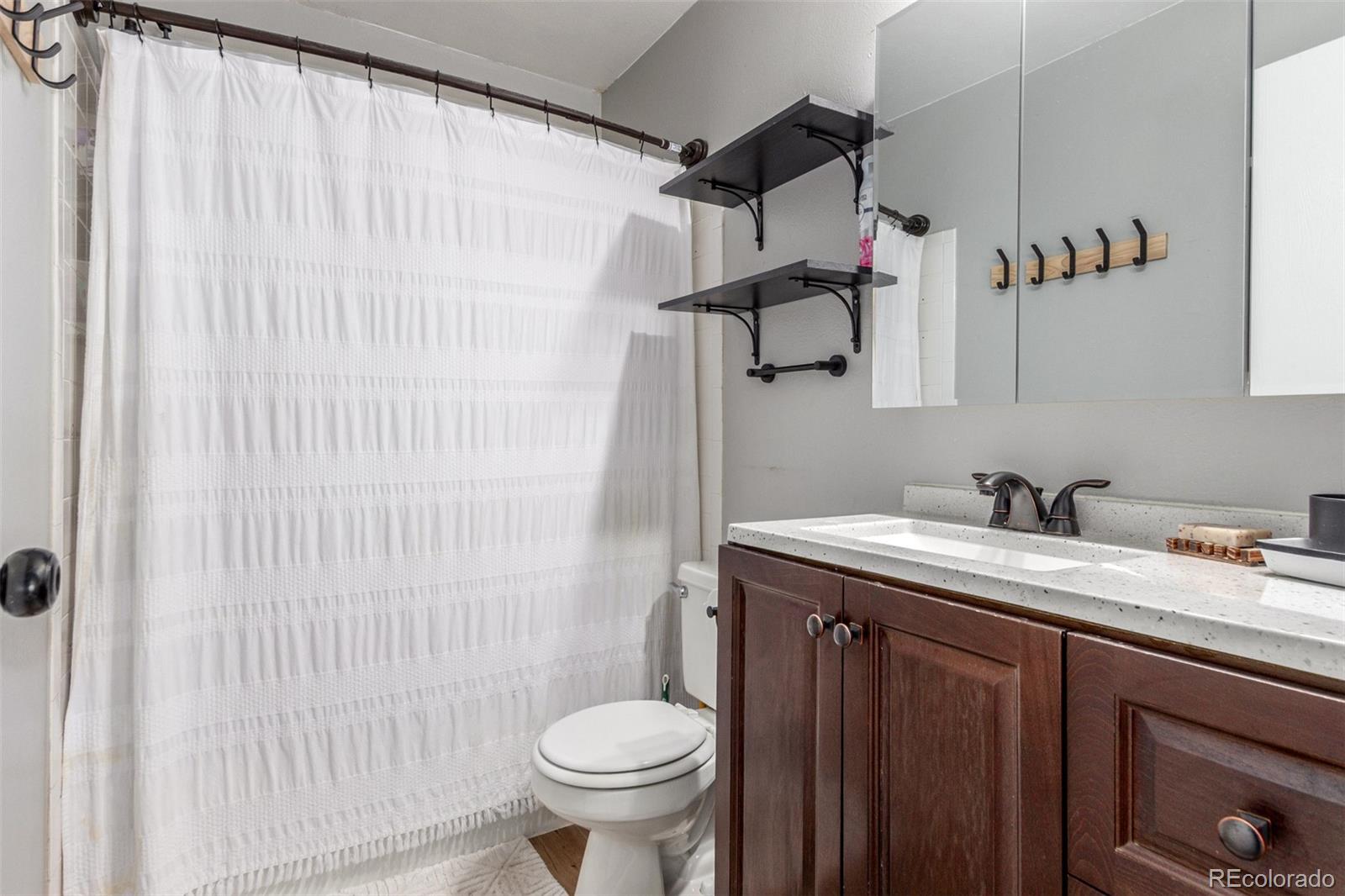 4219 S Halifax Court