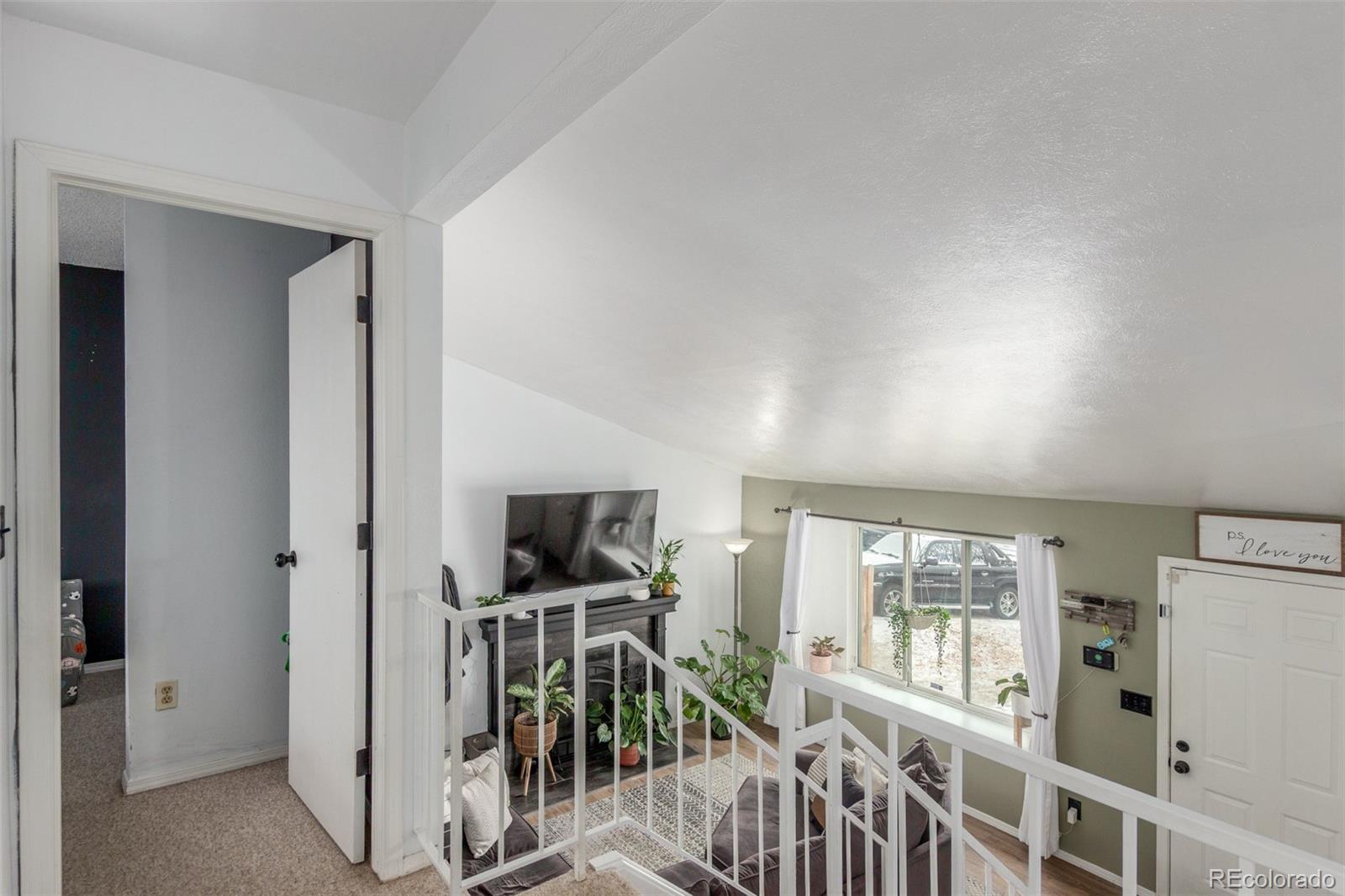 4219 S Halifax Court