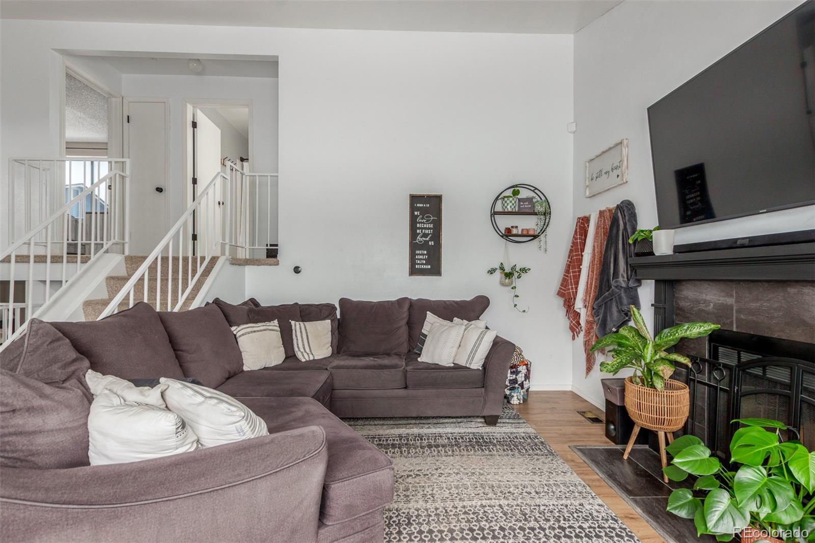 4219 S Halifax Court