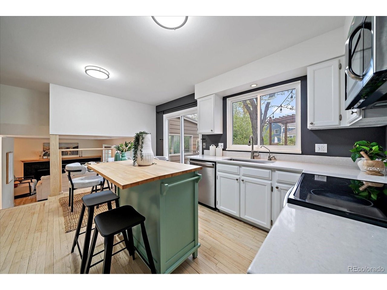 398 West St
