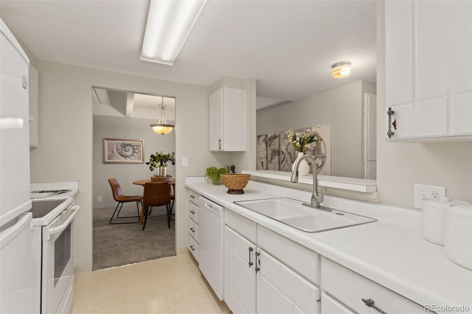 415 S Howes Street Unit: 608
