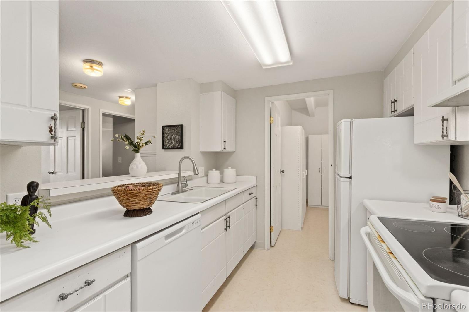 415 S Howes Street Unit: 608