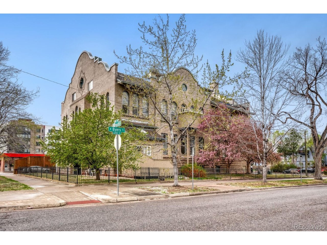 108 W Byers Pl 202