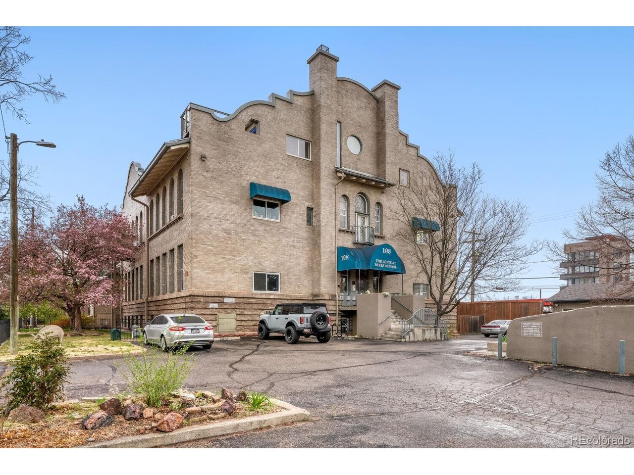 108 W Byers Pl 202