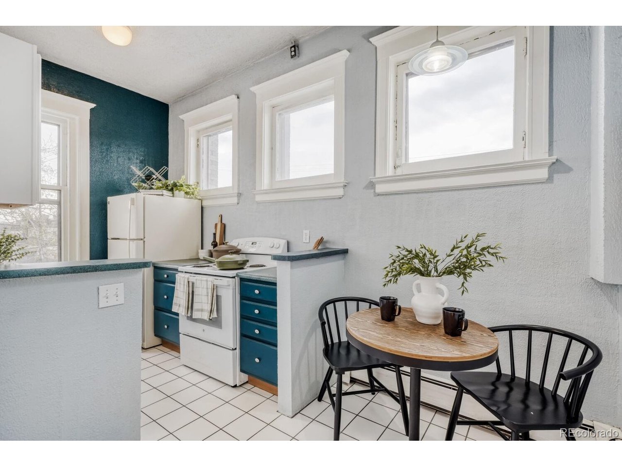 108 W Byers Pl 202