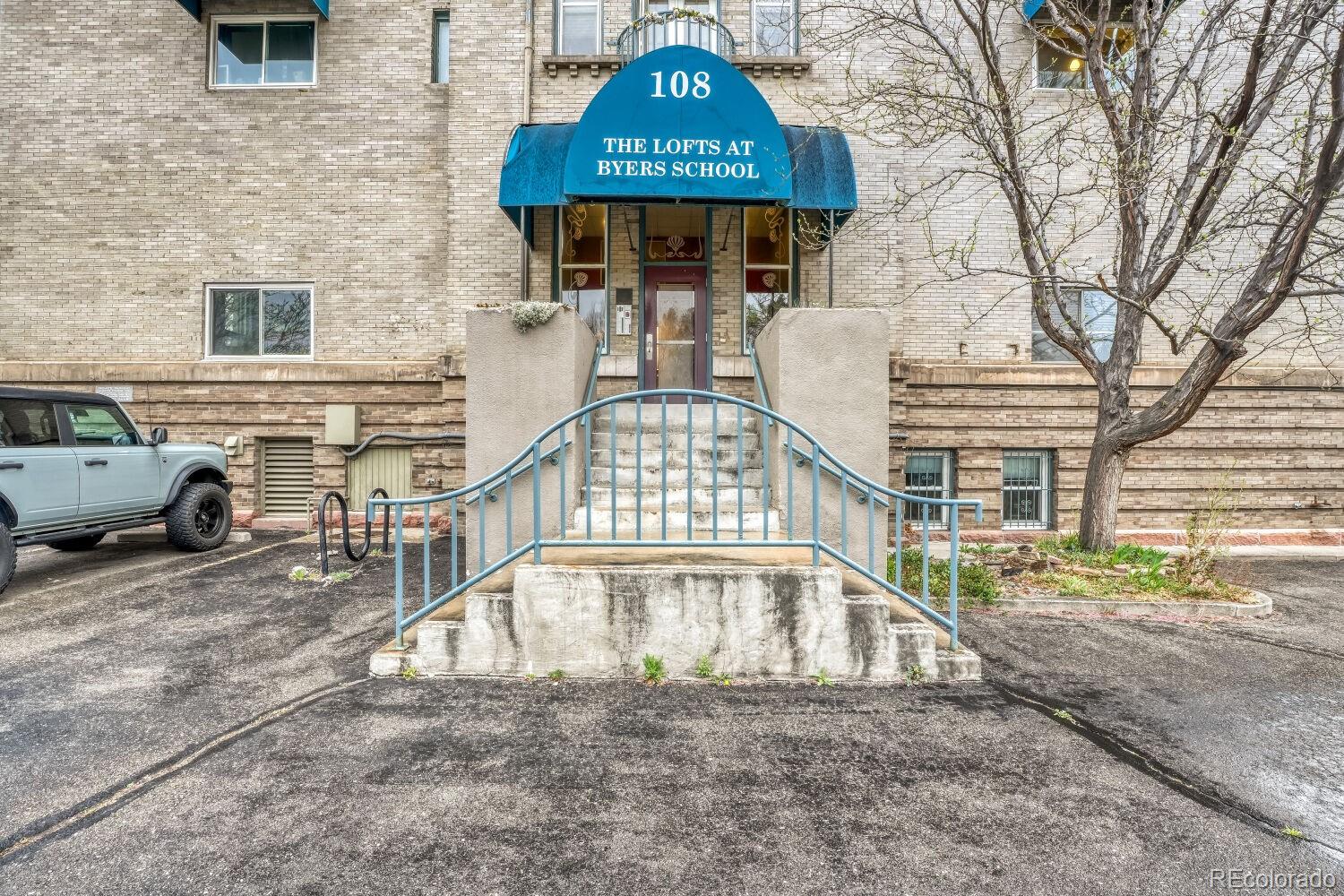 108 W Byers Place Unit: 202
