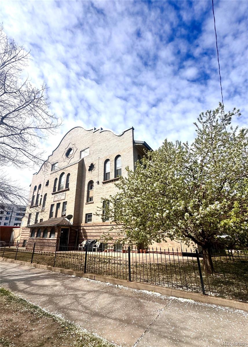 108 W Byers Place Unit: 202