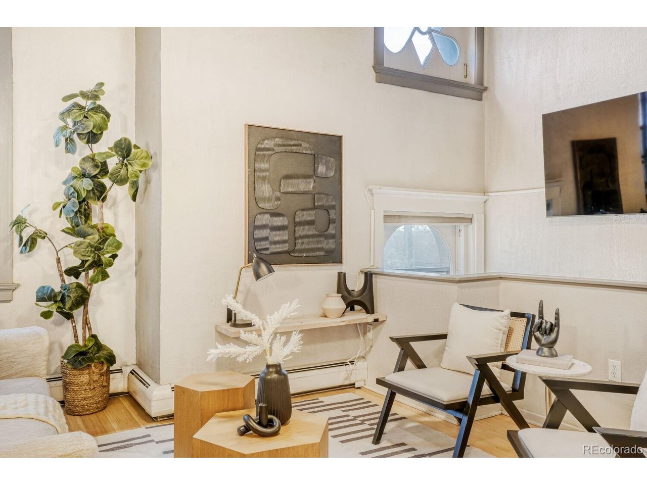 108 W Byers Pl 202