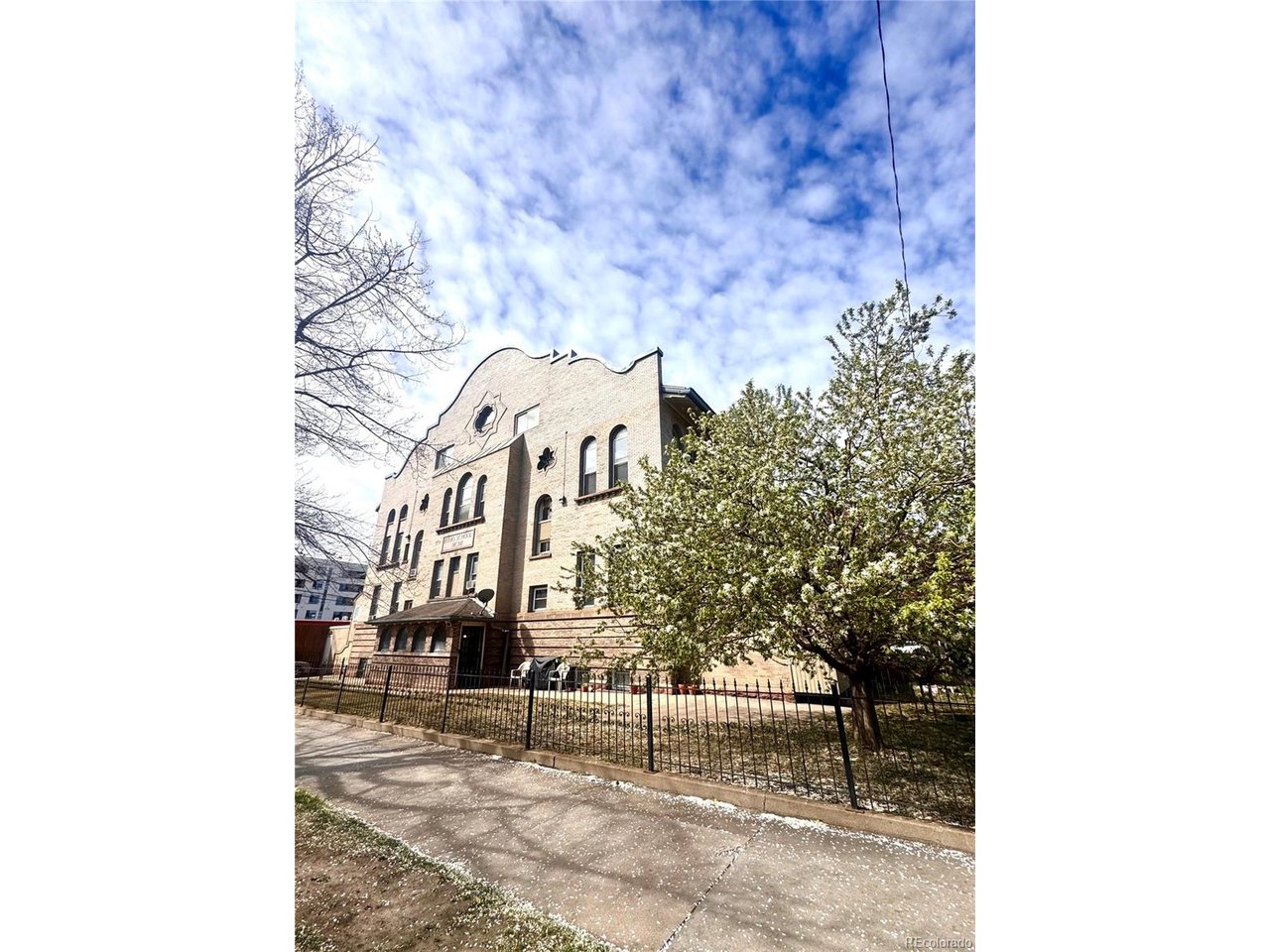 108 W Byers Pl 202