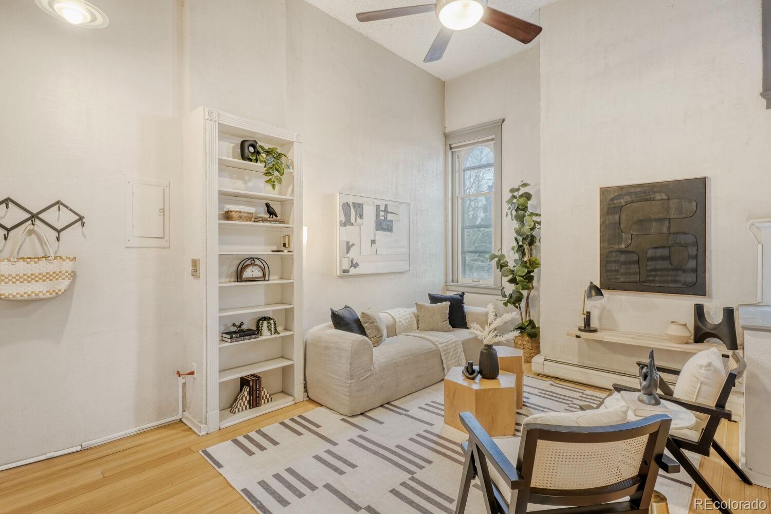 108 W Byers Place Unit: 202