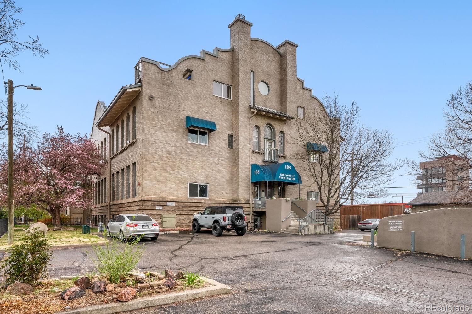 108 W Byers Place Unit: 202