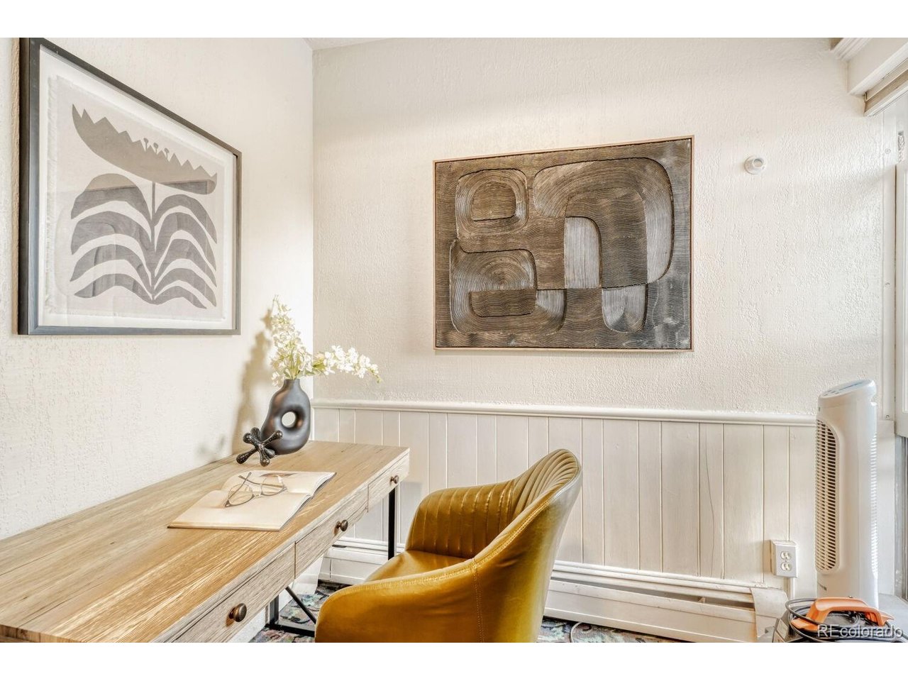 108 W Byers Pl 202