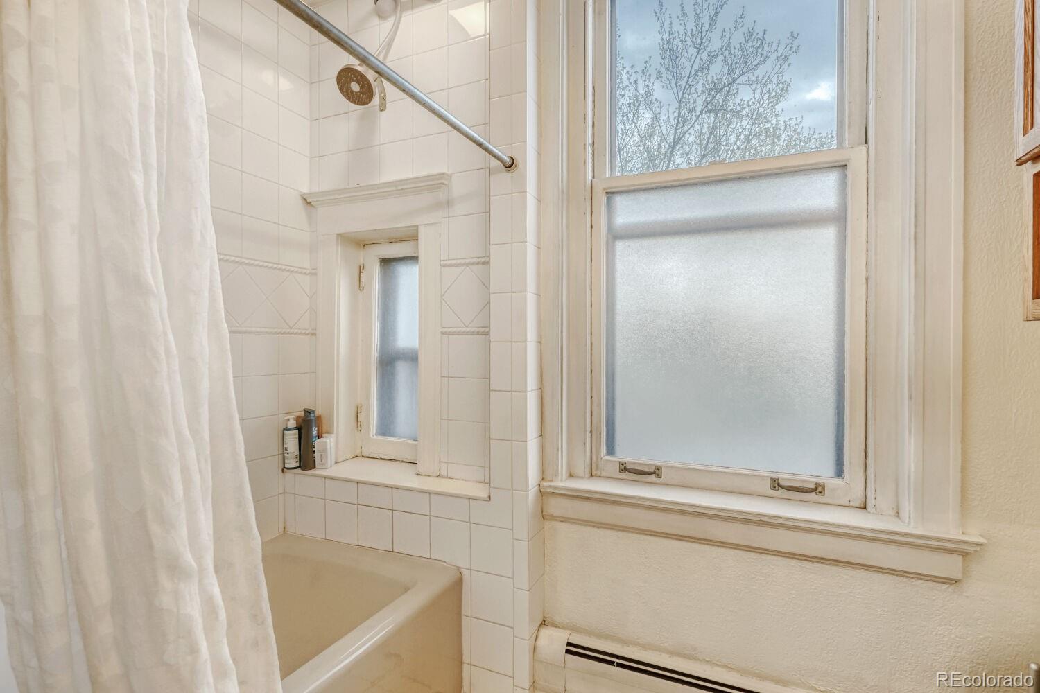 108 W Byers Place Unit: 202