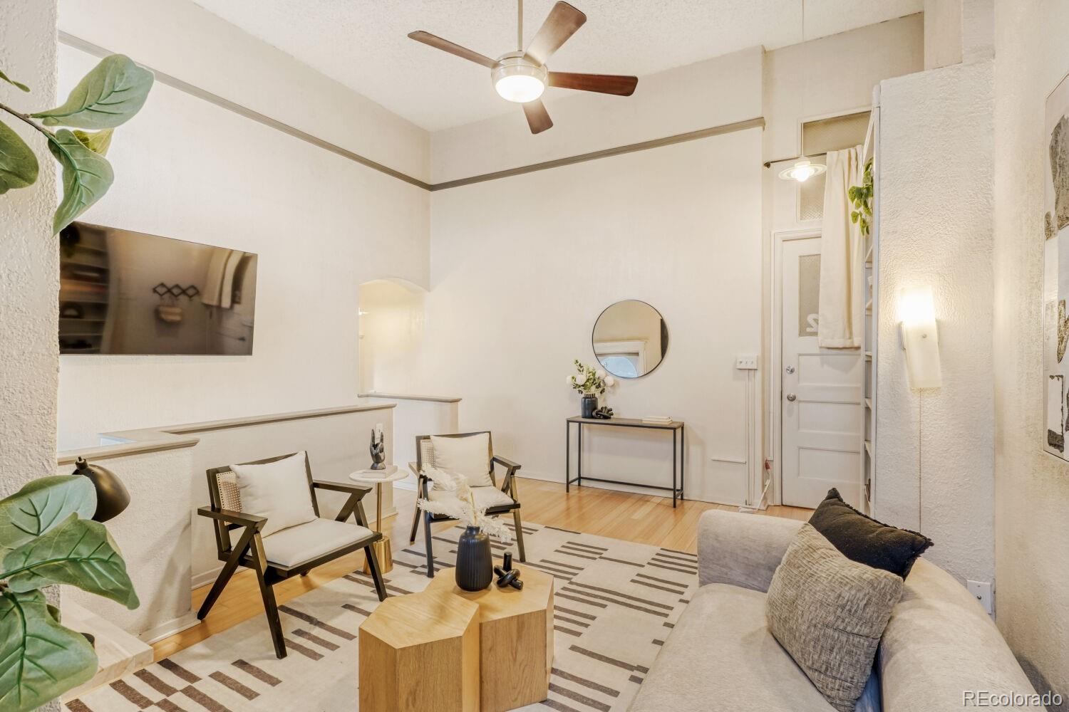 108 W Byers Place Unit: 202