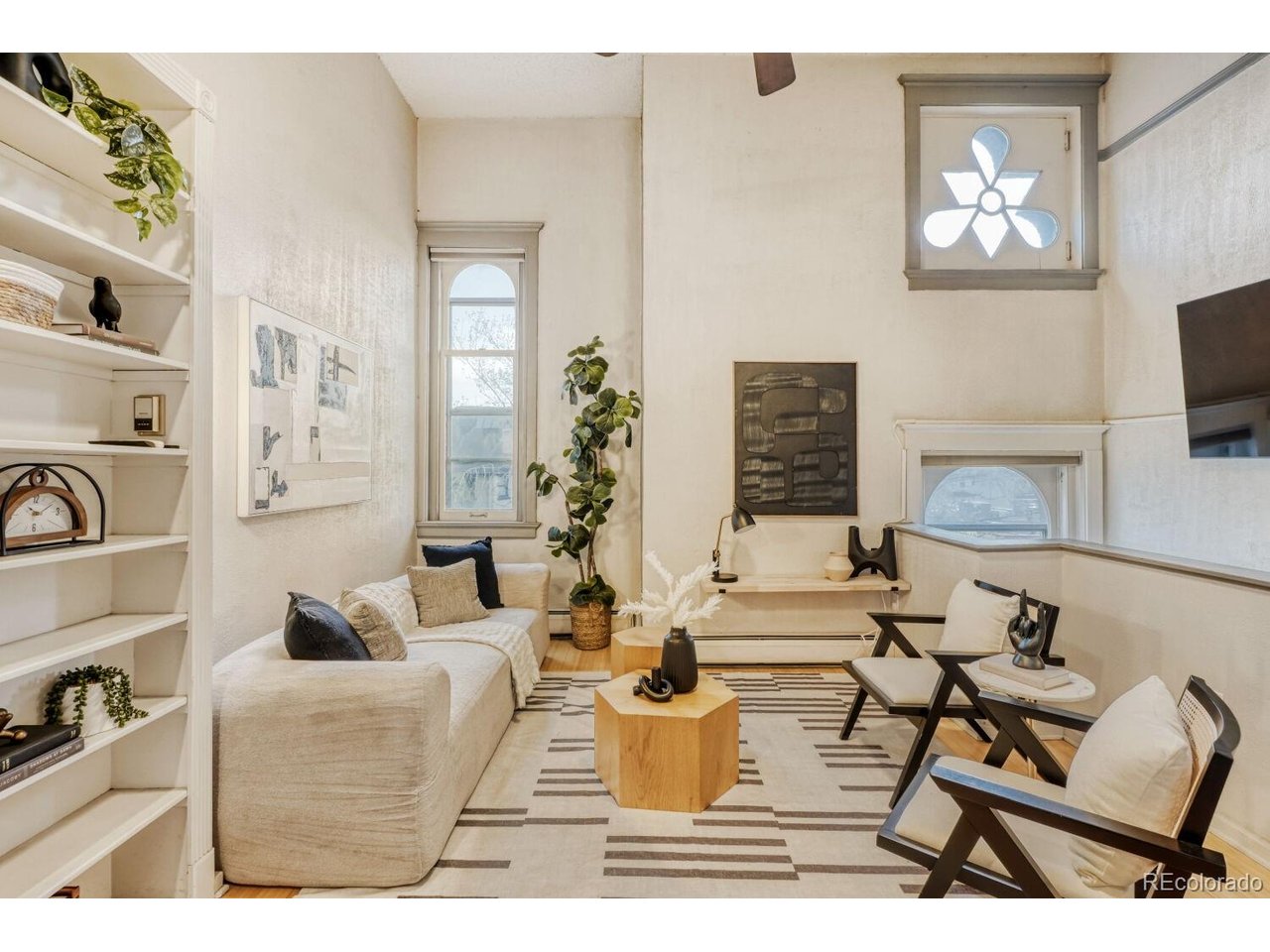 108 W Byers Pl 202
