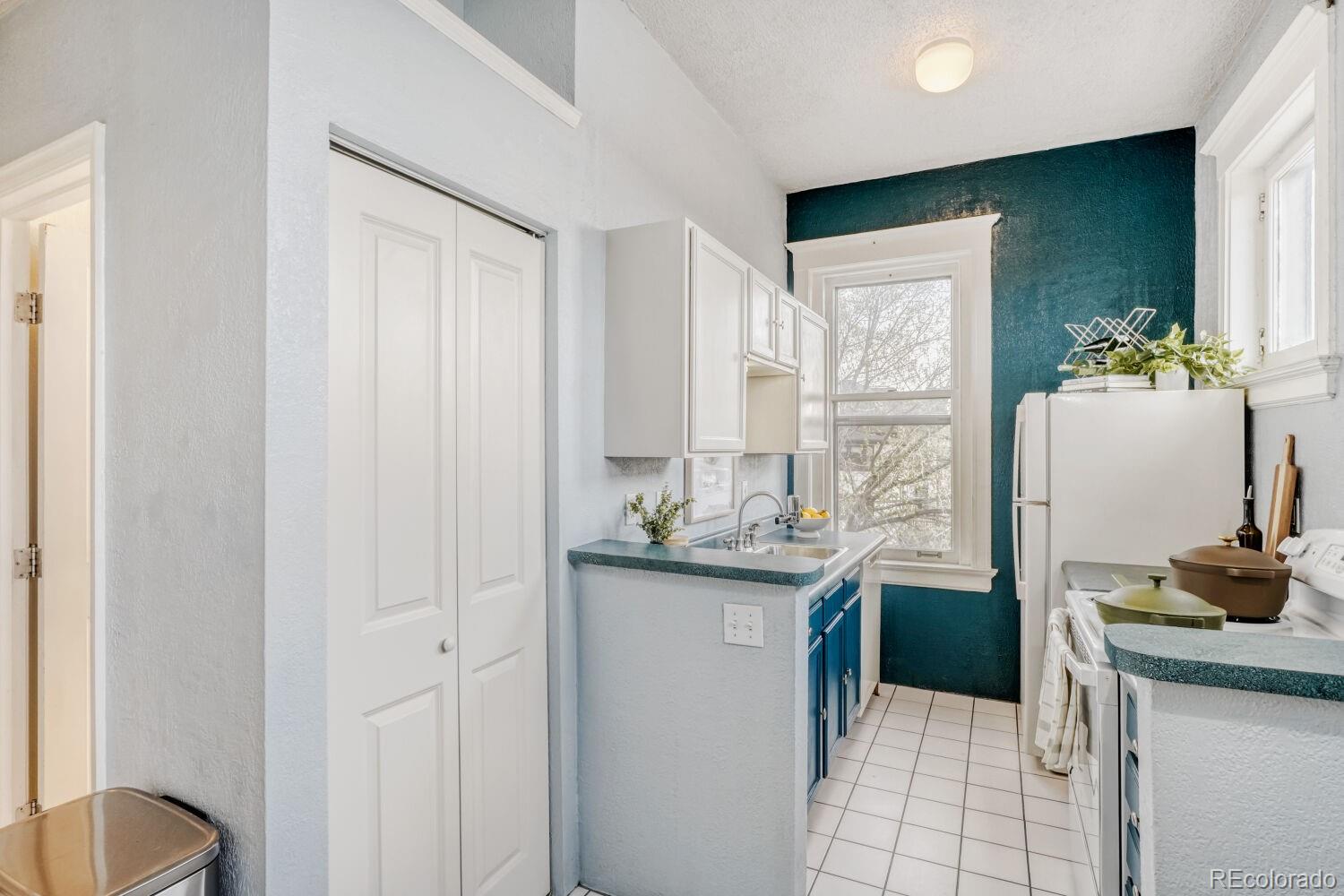 108 W Byers Place Unit: 202