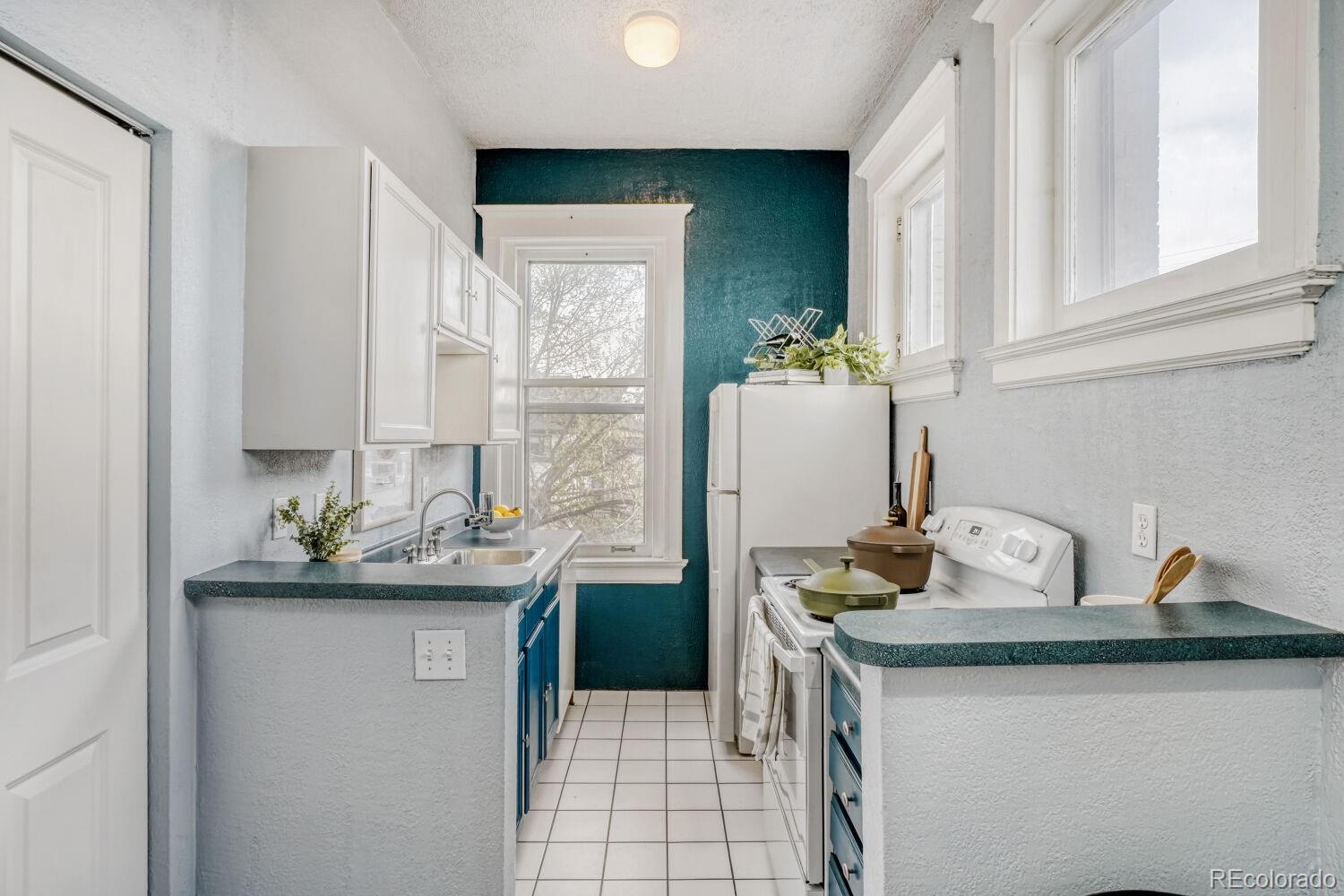 108 W Byers Place Unit: 202