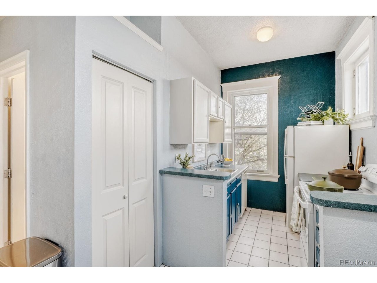 108 W Byers Pl 202