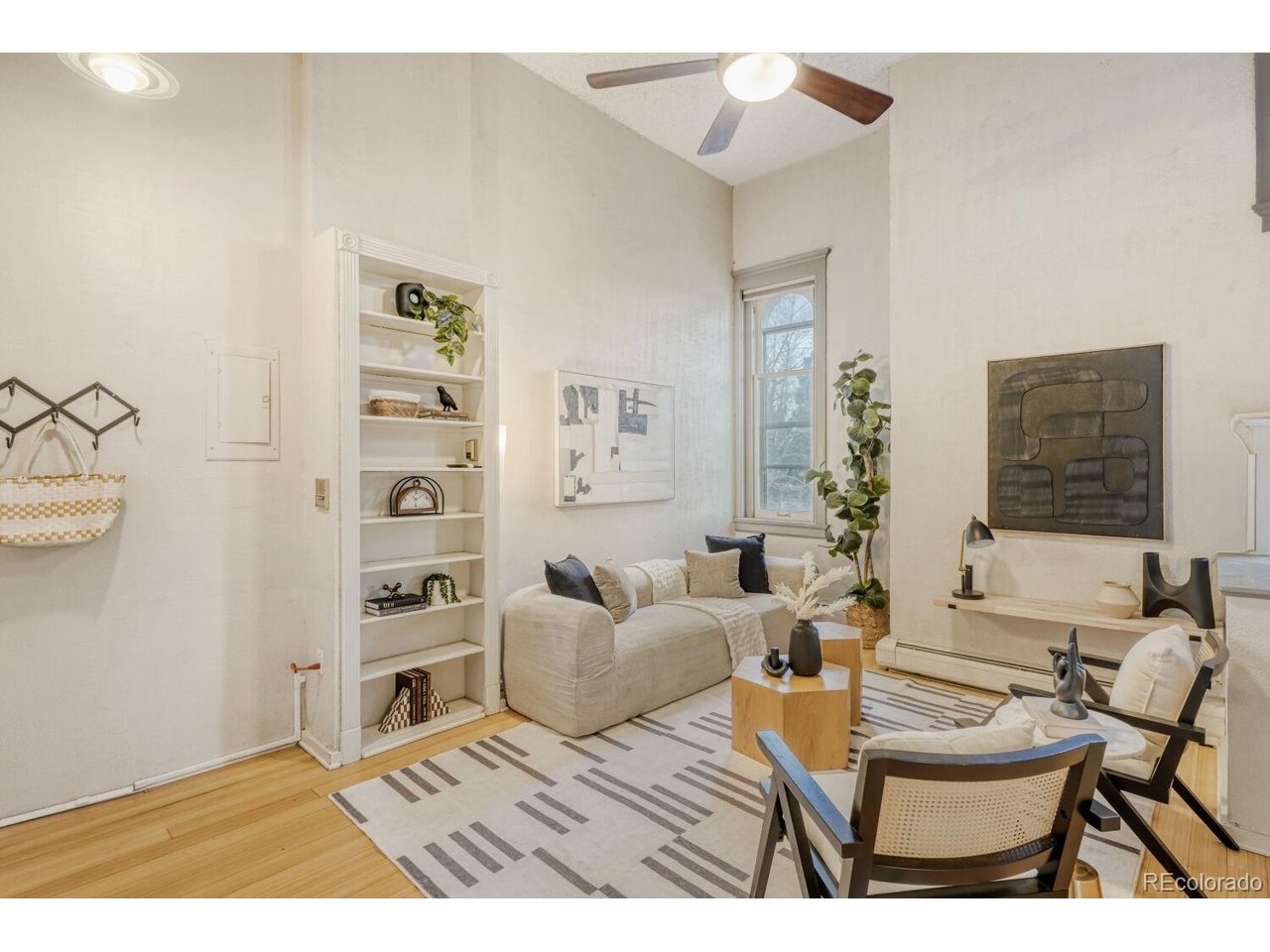 108 W Byers Pl 202