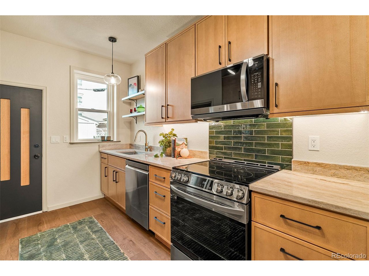 325 E 7th Ave