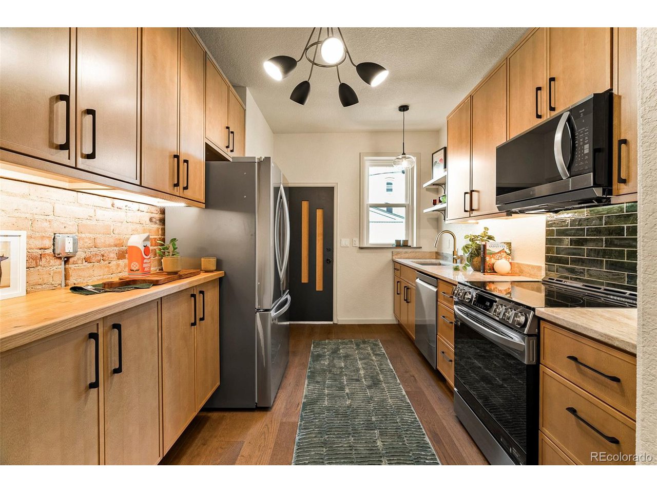 325 E 7th Ave