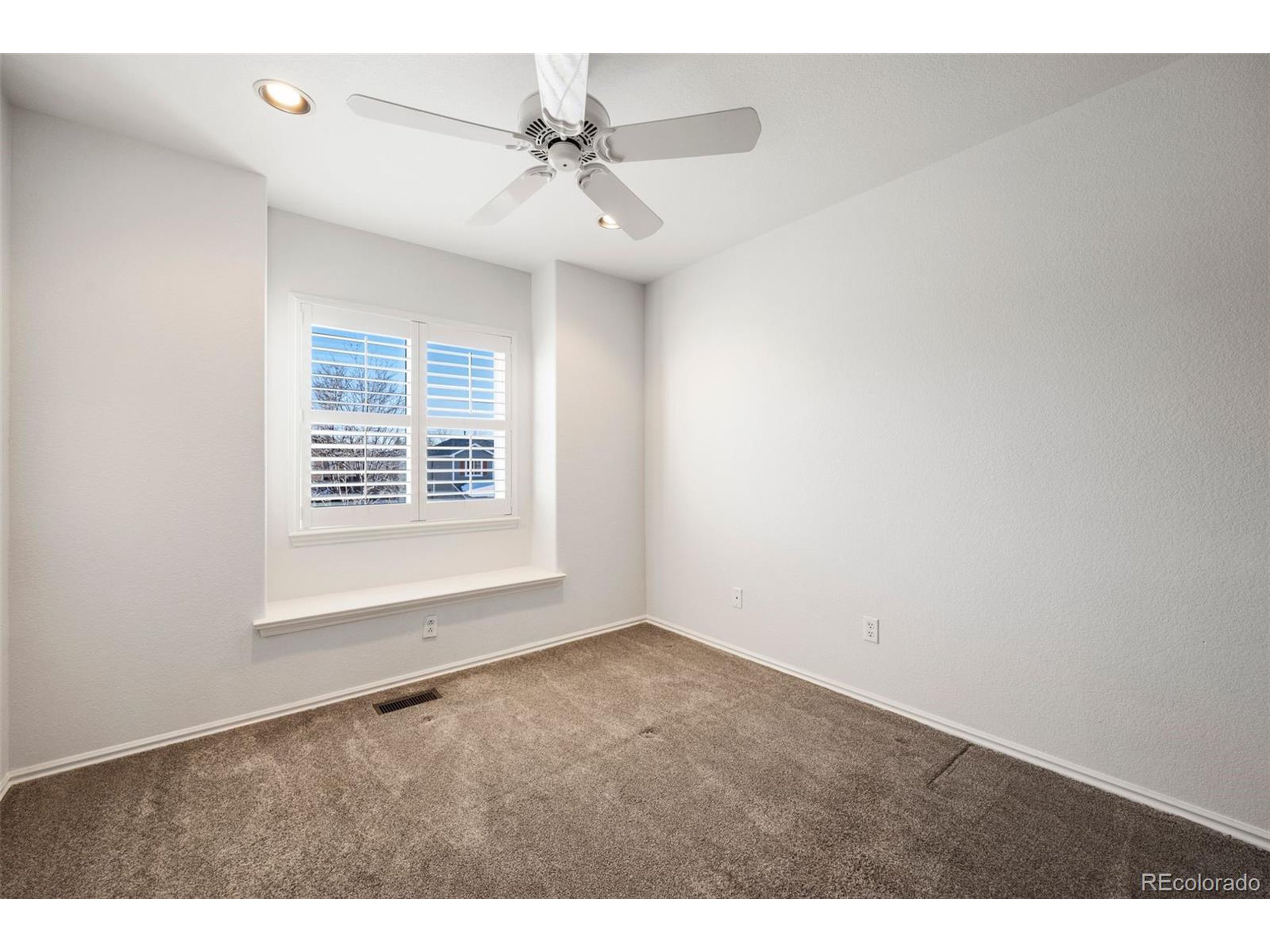 1367 Lambert Cir