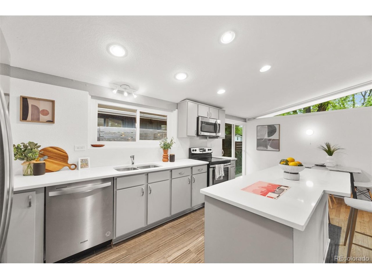 2550 S Newton St