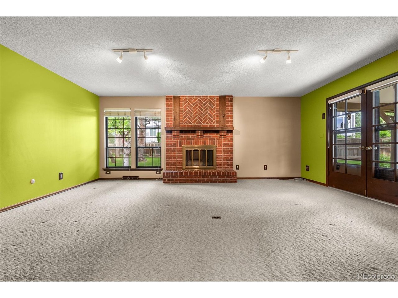 5177 W Lake Pl