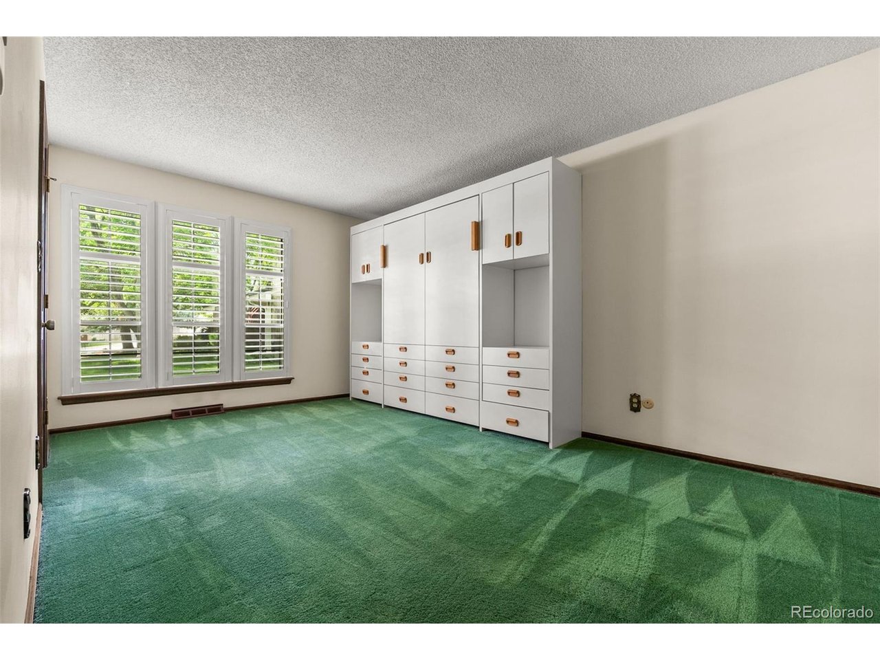 5177 W Lake Pl