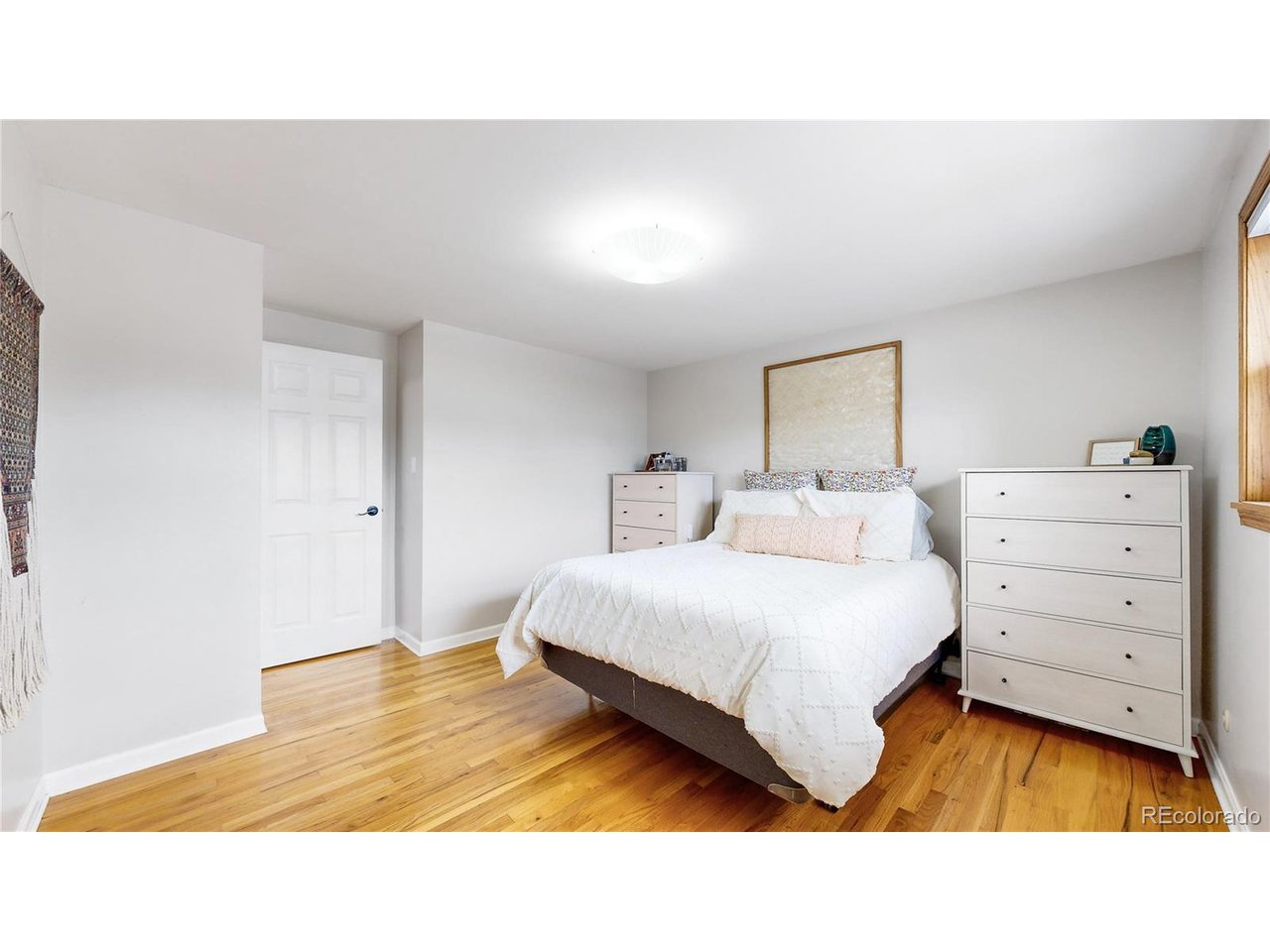 986 E 114th Pl