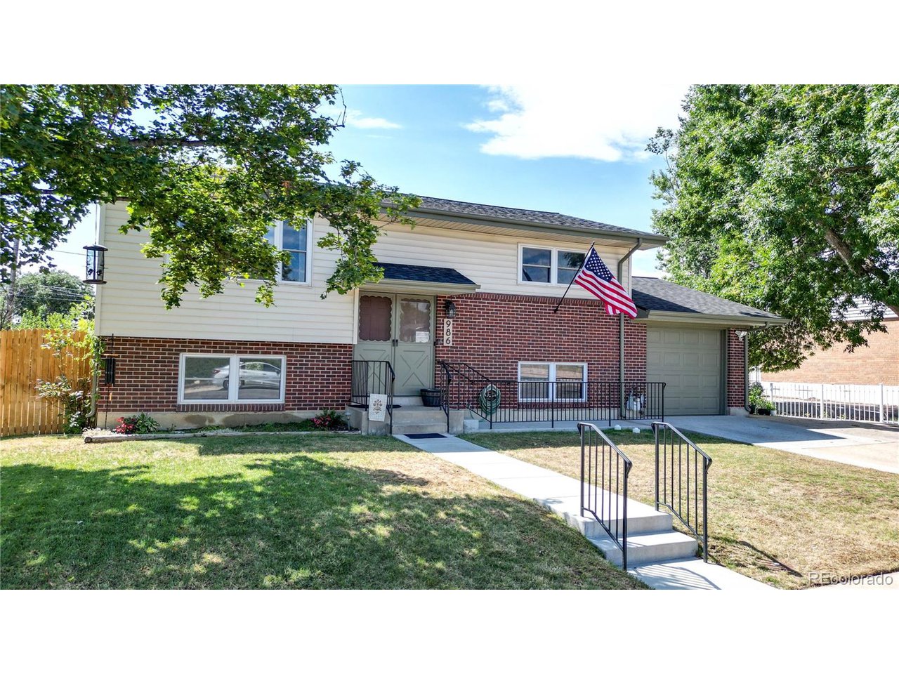 986 E 114th Pl