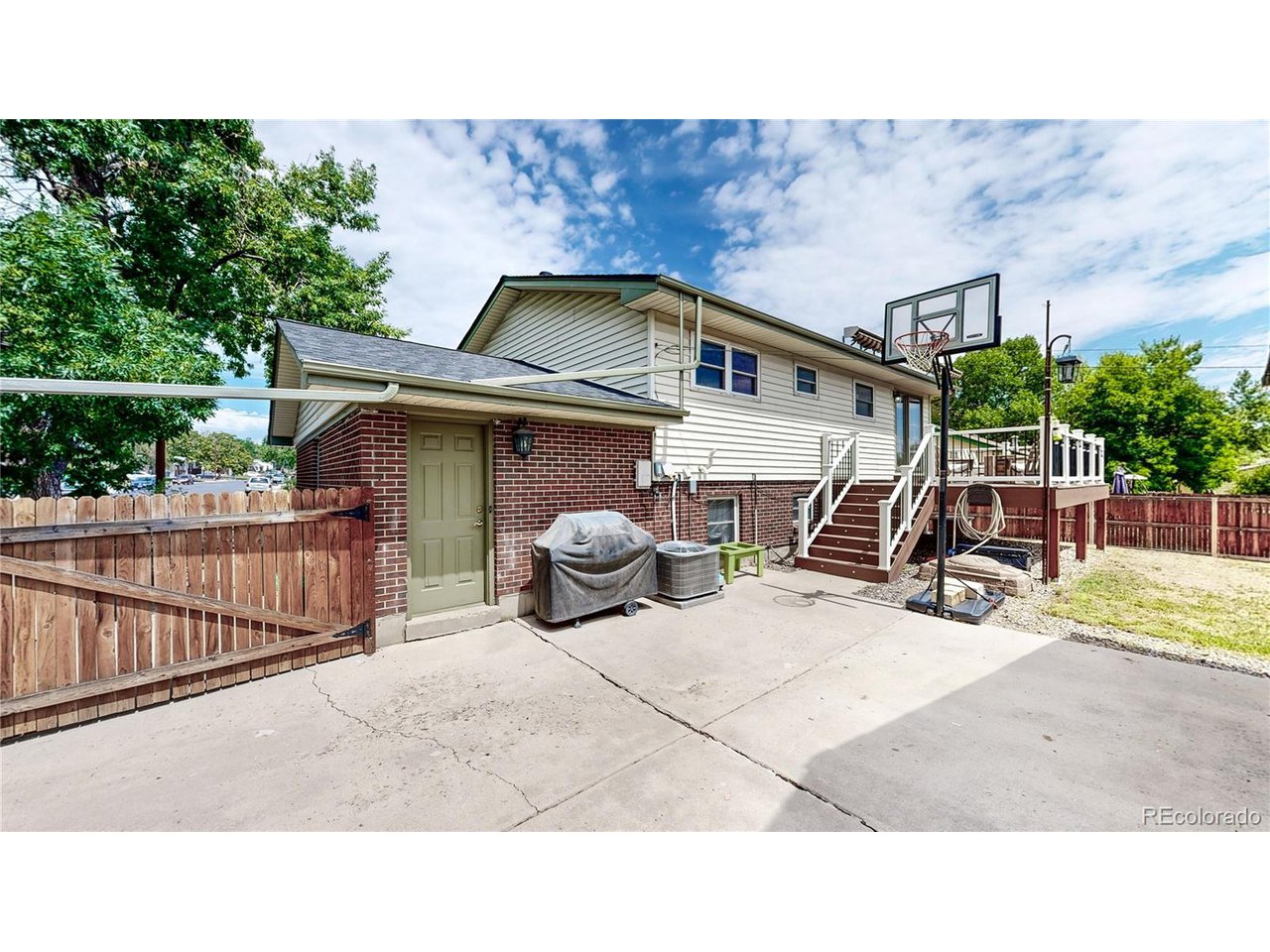 986 E 114th Pl