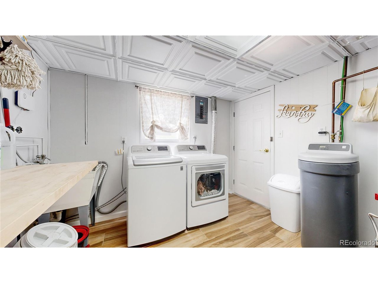 986 E 114th Pl