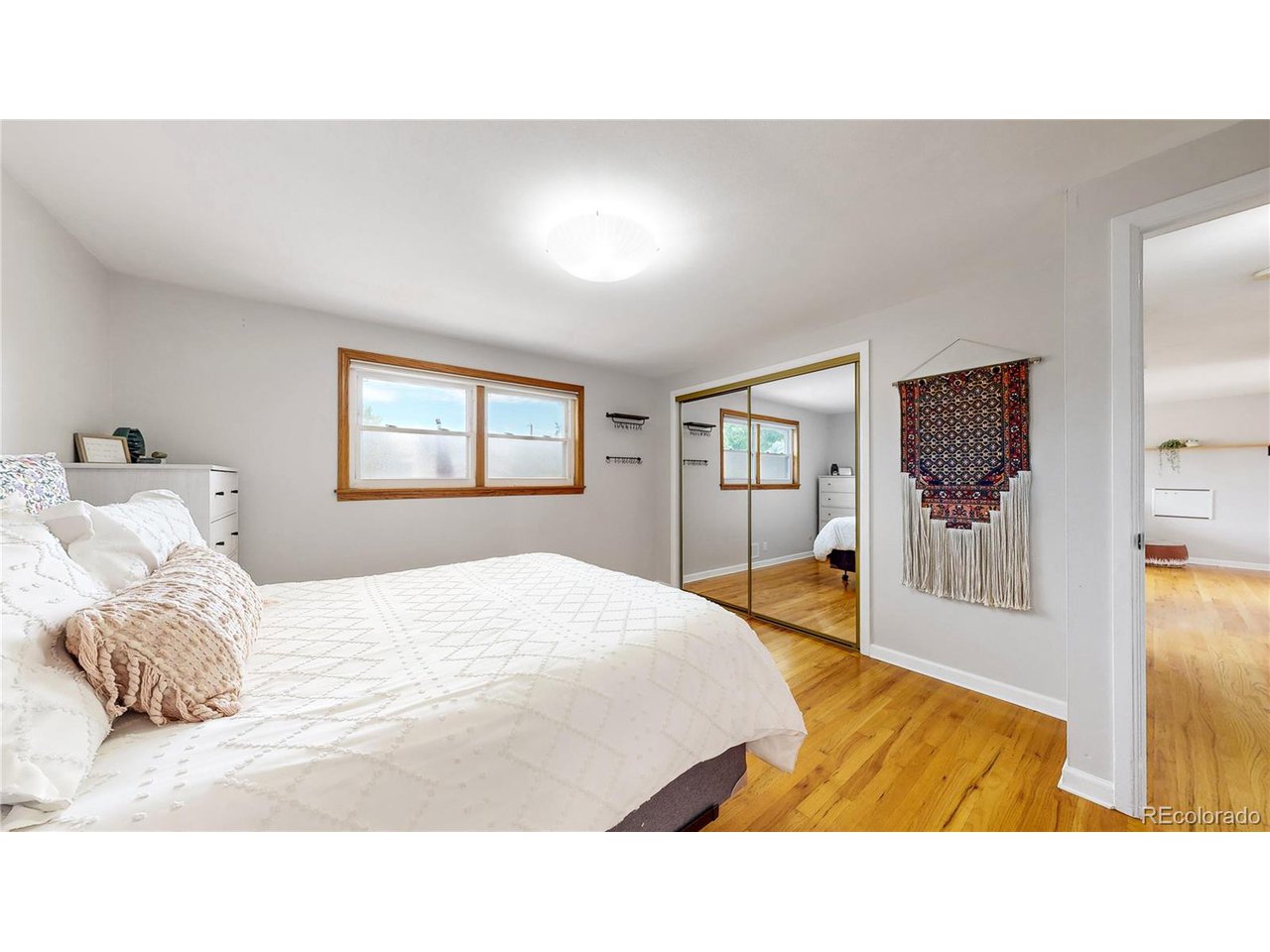 986 E 114th Pl