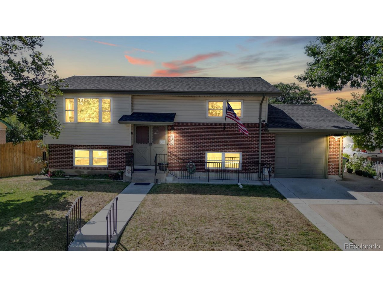 986 E 114th Pl