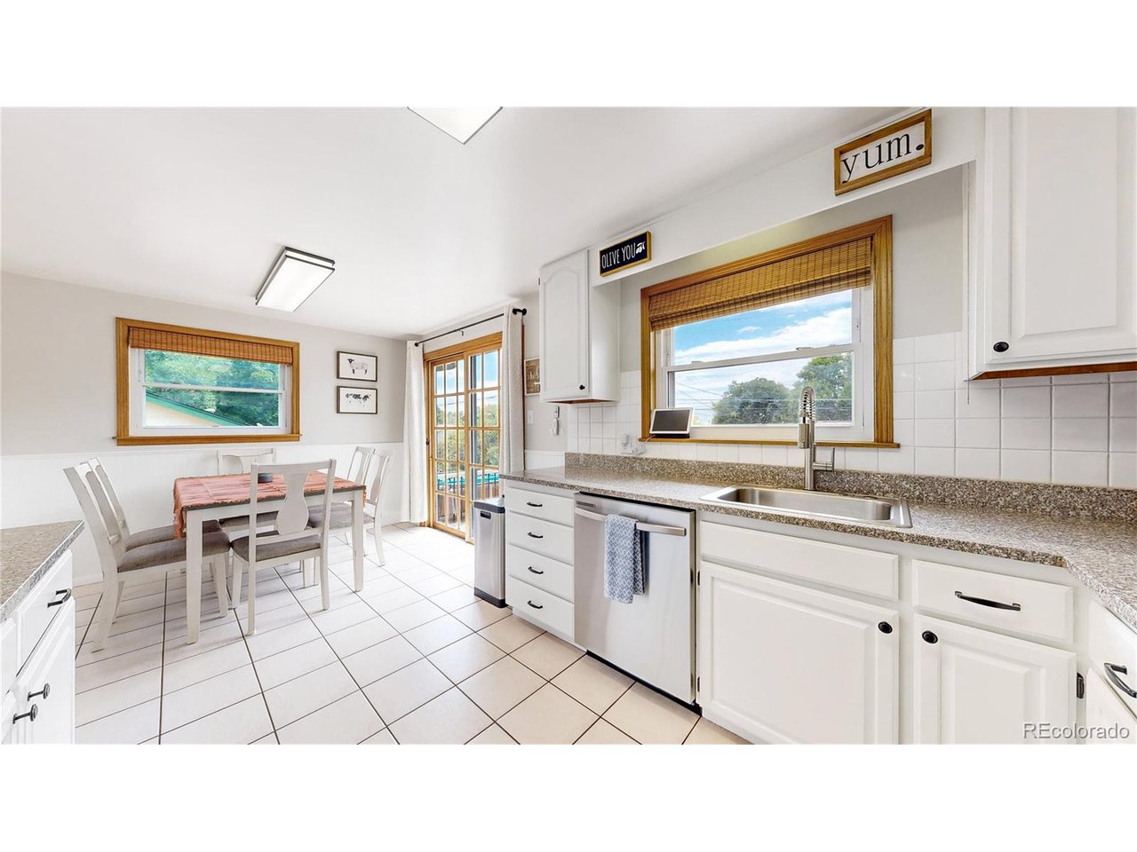 986 E 114th Pl