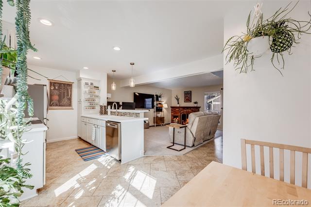 2022 S Helena Street Unit: G