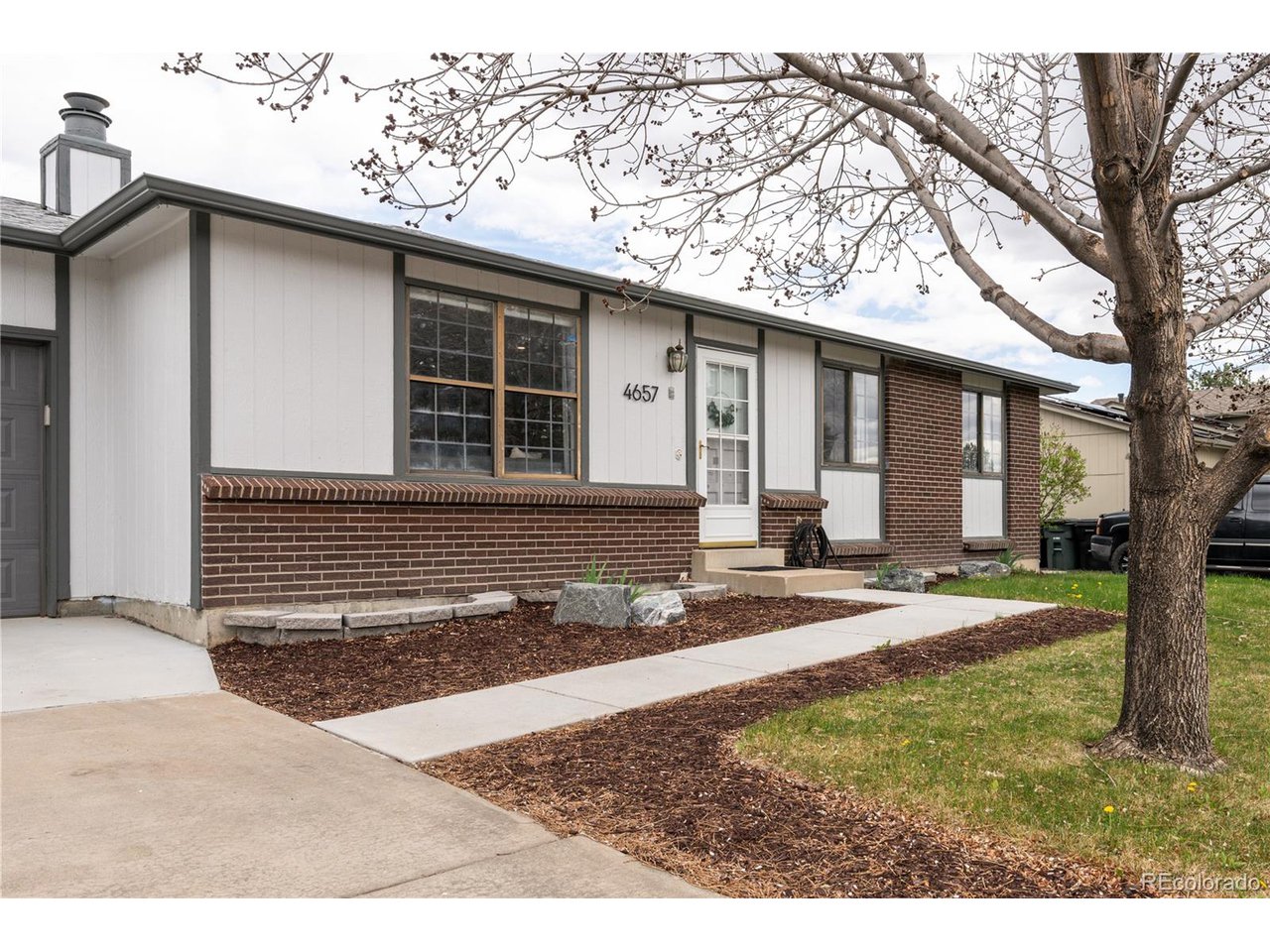 4657 E 115th Cir