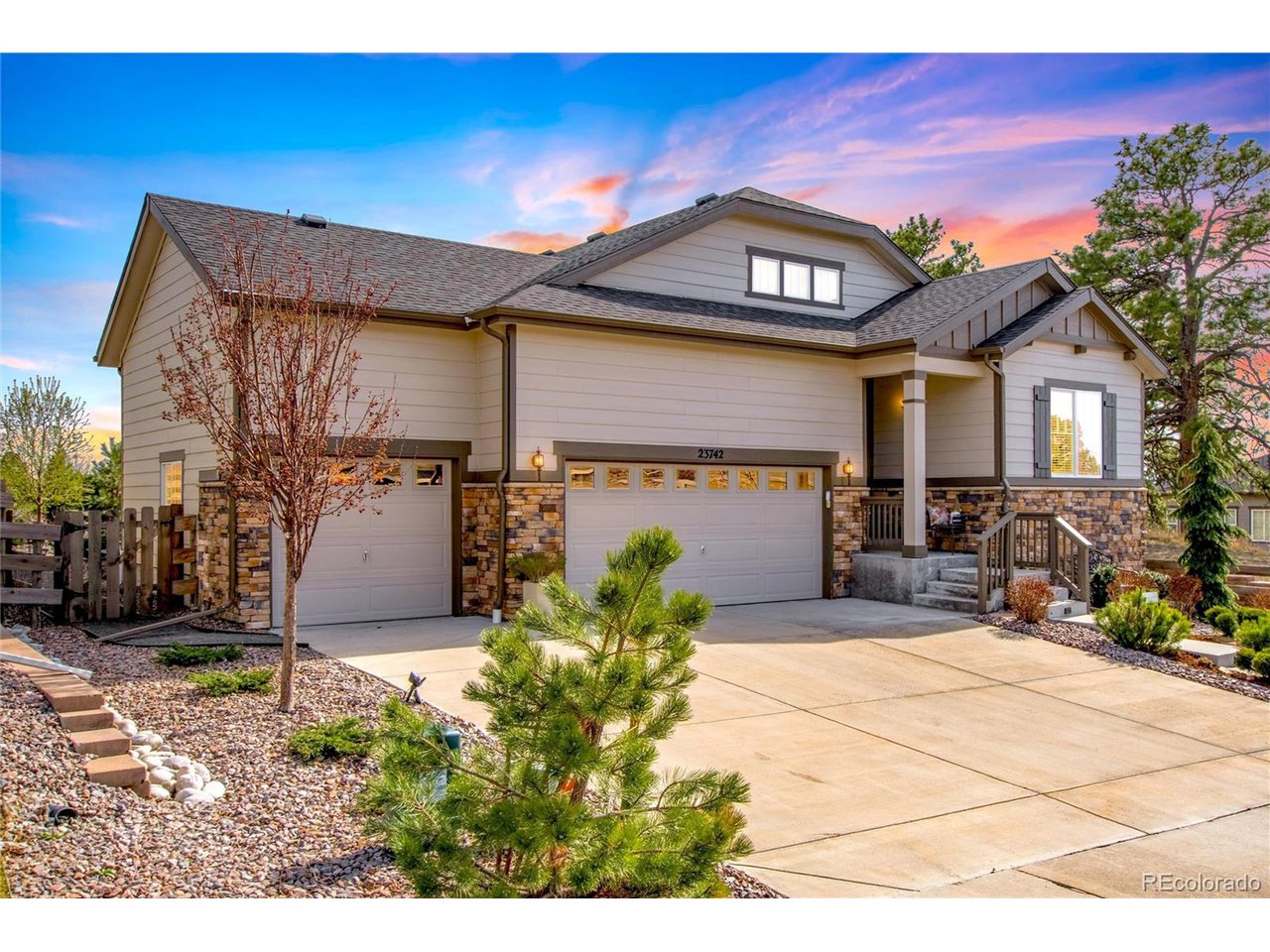 23742 E Calhoun Ave
