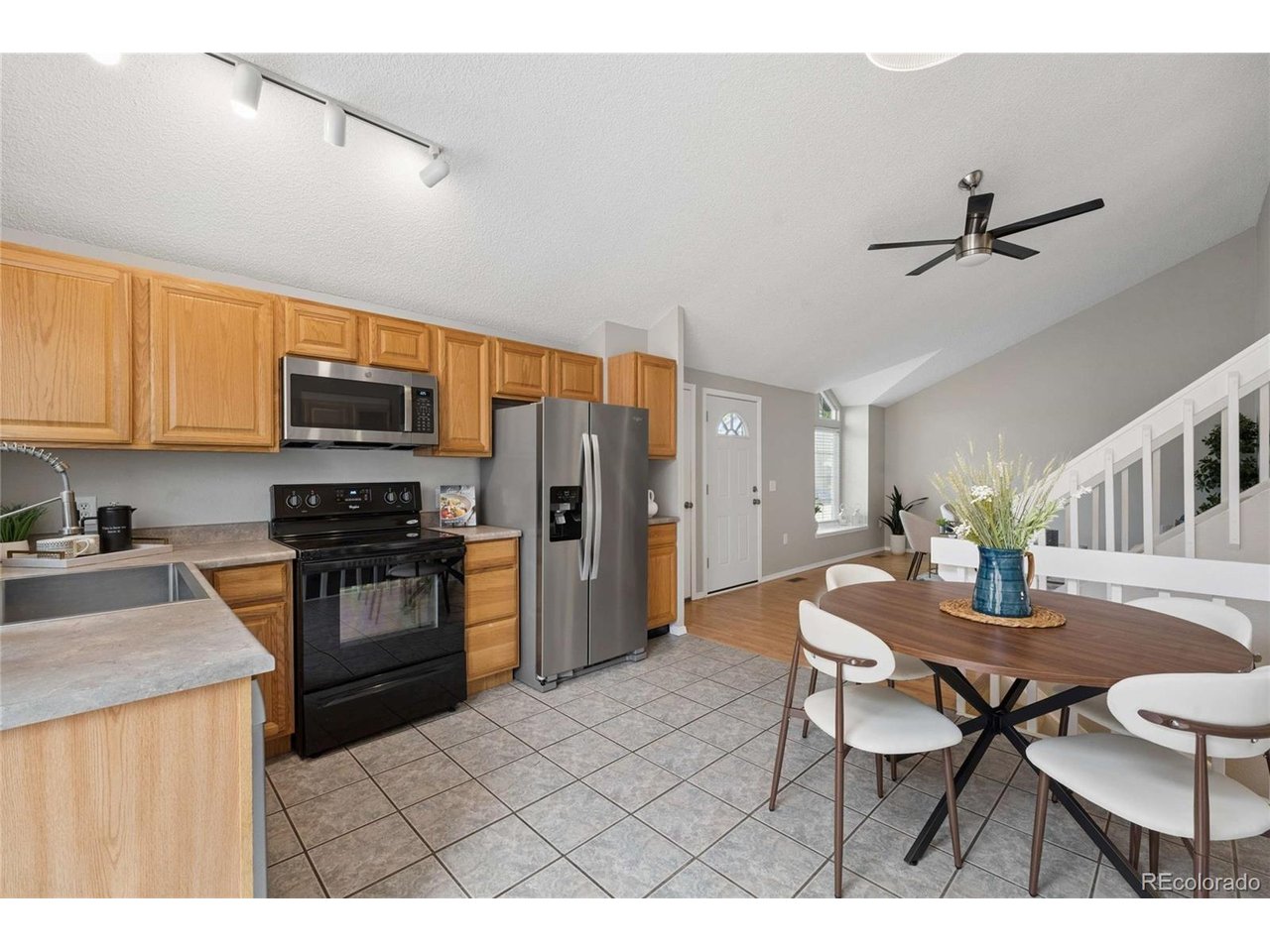 3734 Canterbury Cir