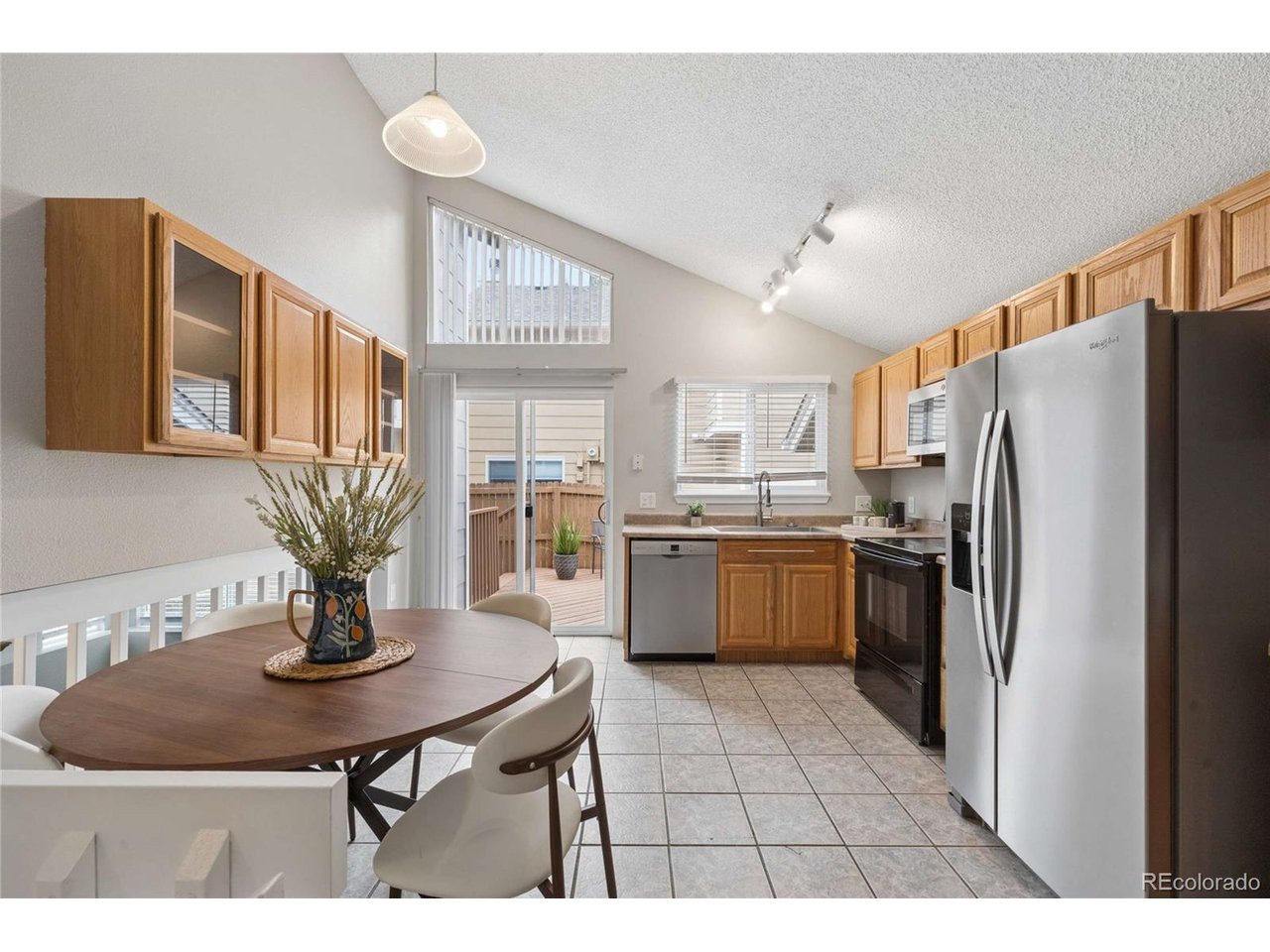 3734 Canterbury Cir