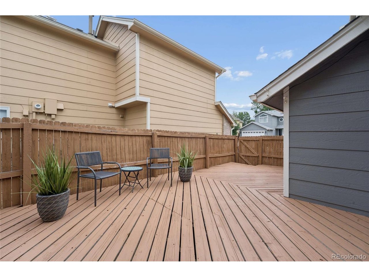3734 Canterbury Cir