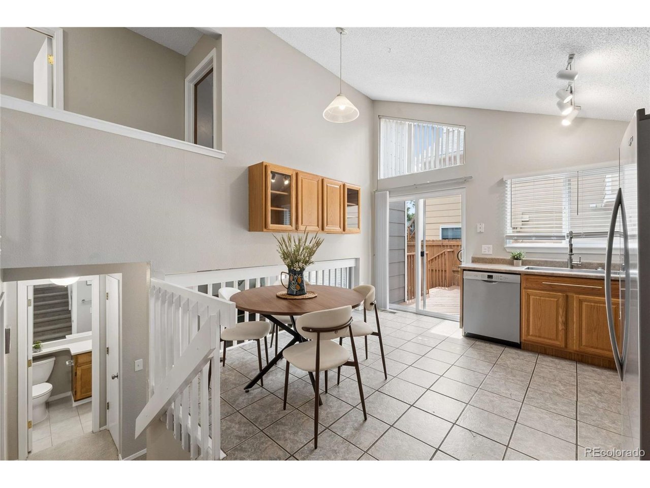 3734 Canterbury Cir