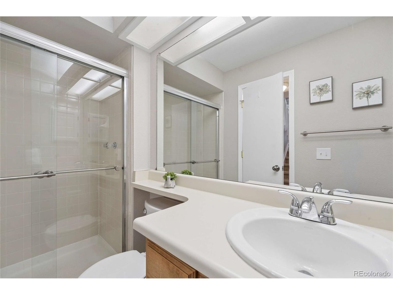 3734 Canterbury Cir