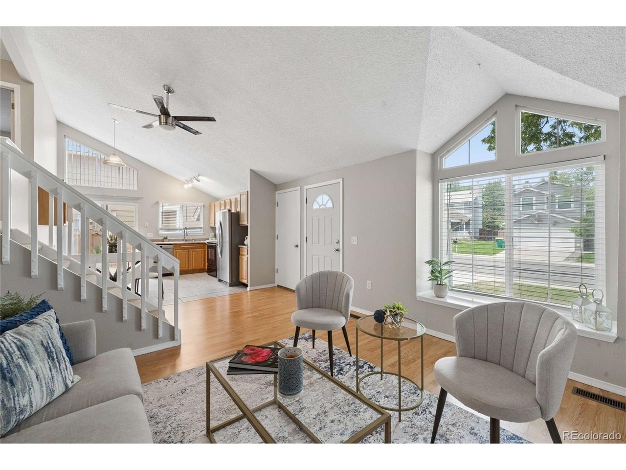 3734 Canterbury Cir