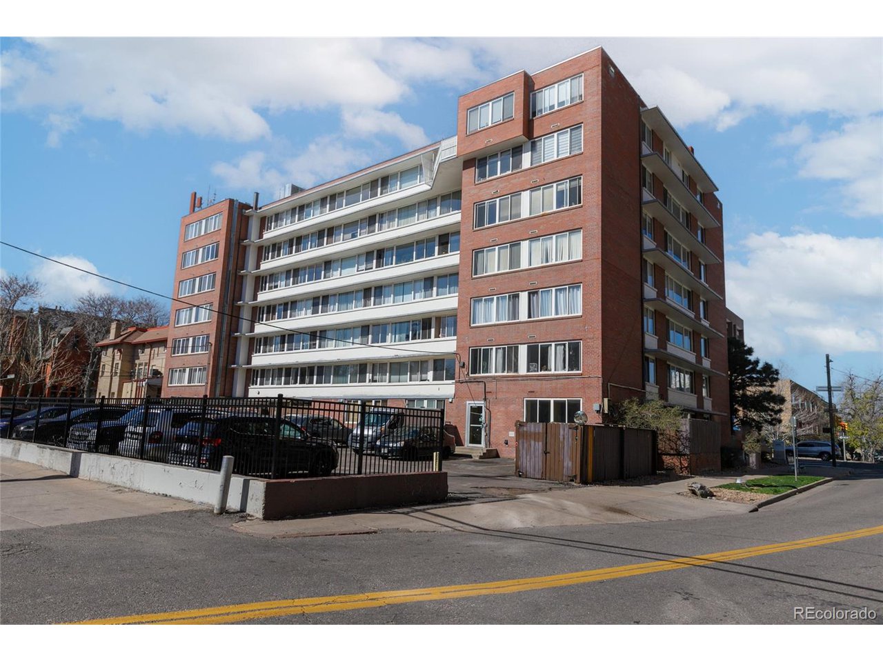 1196 N Grant St 405