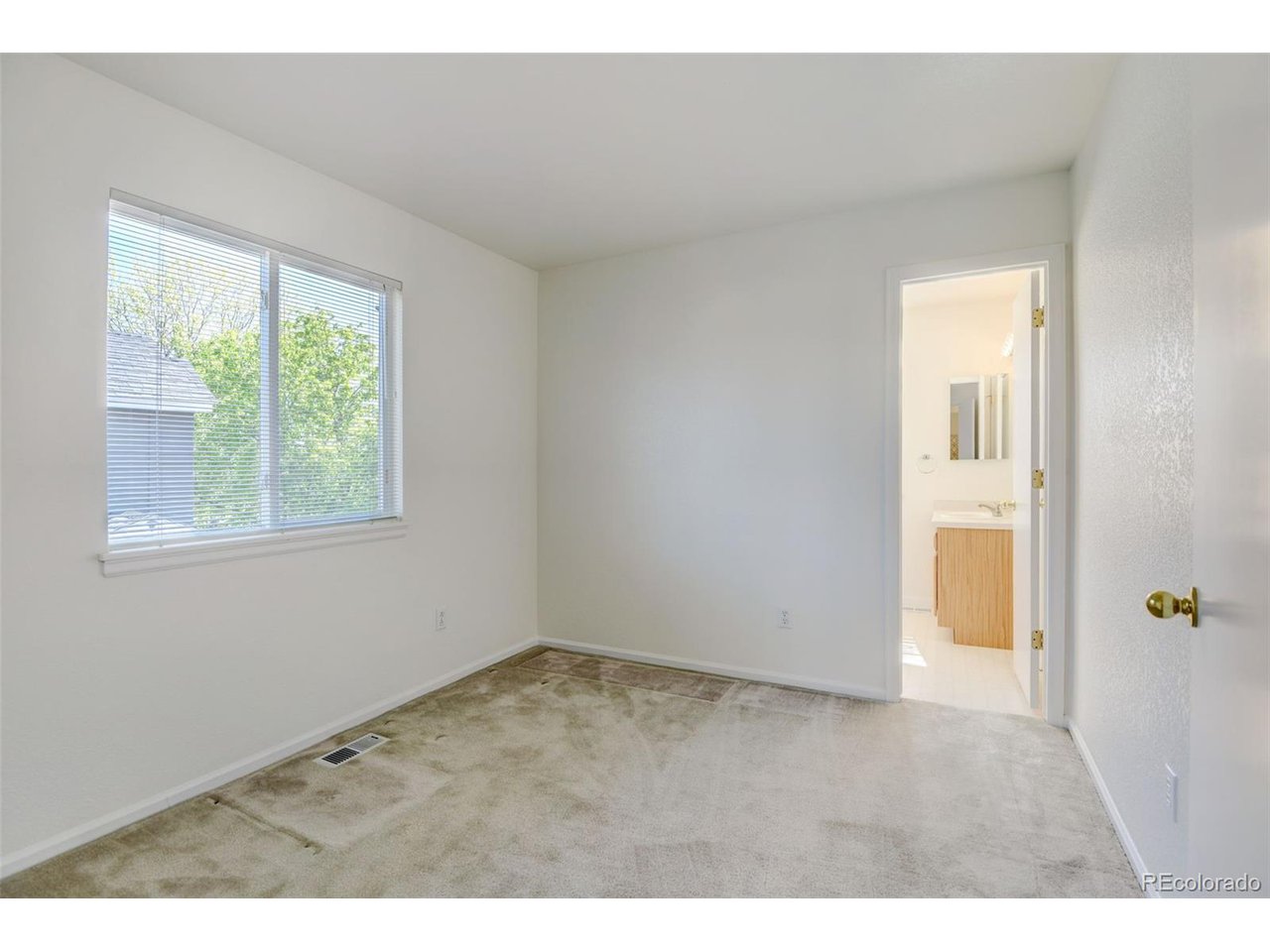 1884 Wilson Cir