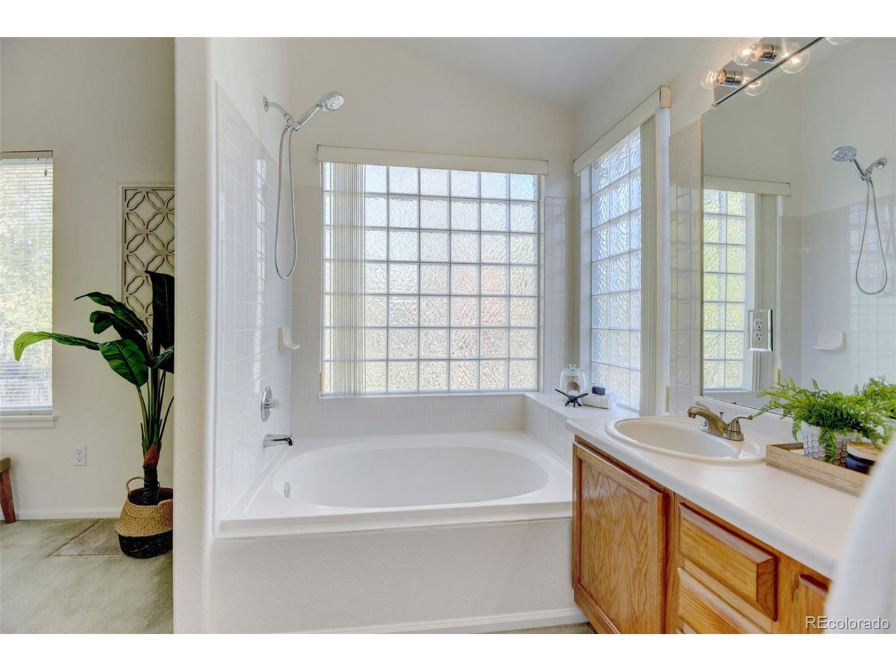 1884 Wilson Cir